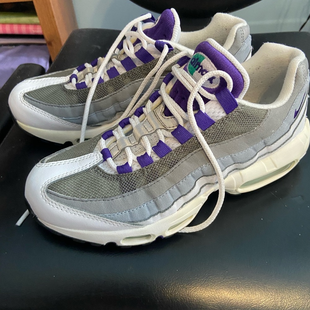 Nike Sneakers in White, Gray and Purple